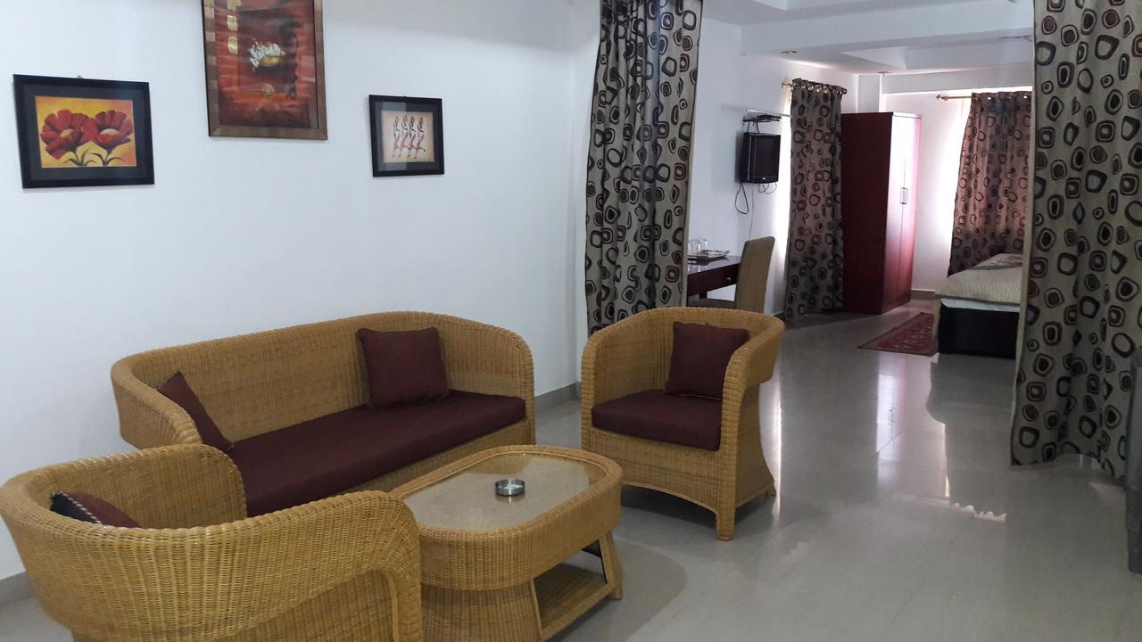 Aroma Residency Hotel Tinsukia Exterior foto